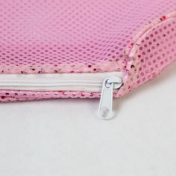 Daiso Japan Light Pink Mesh Storage Case 8"x10.6"x3.5" NWT