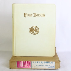 Self Pronouncing Altar Bible Old & New Testaments A.J Holman 20th Century Ed