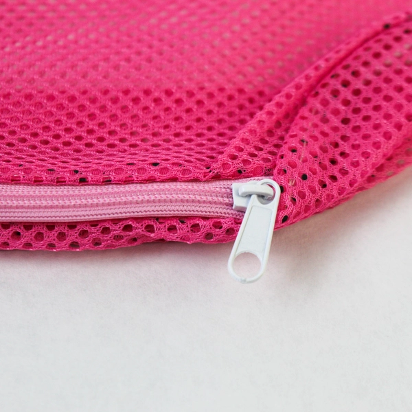 Daiso Japan Hot Pink Travel Mesh Case Box Type Zip Closure NWT