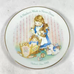 1988 Avon Mother's Day 5" Plate - A Mother's Work Is Never Done, Boxed
