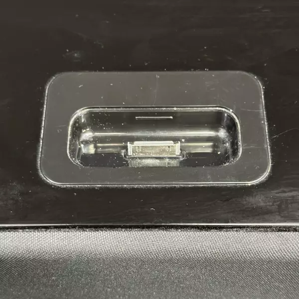 Kanto iPort 4 Dock for iPod / iPhone (30-pin) with 2 10W Speakers and Subwoofer