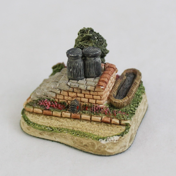 Lot of Two 1991 Miniature David Winter Cottages Market Day and Saddle Steps