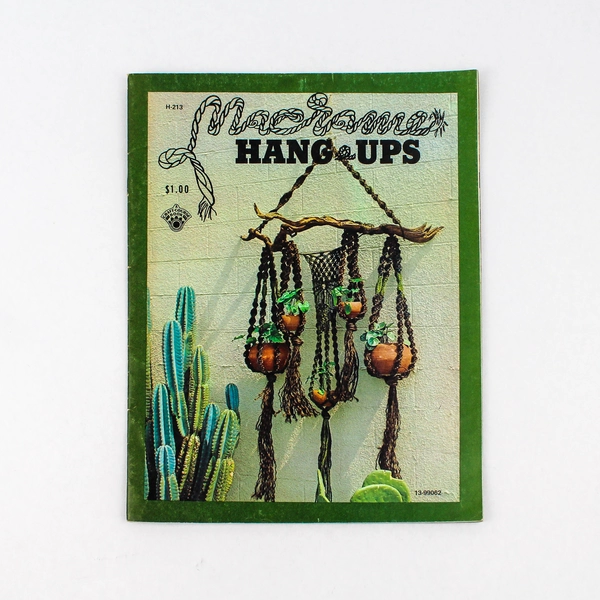 Macramé Hang Ups Book From Craft Course Publishers 1973 Paperback H-213