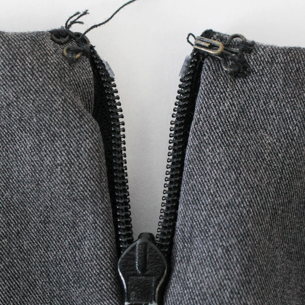 Maggy London Petites Gray Knee-Length Dress Women's Size M Short Sleeve