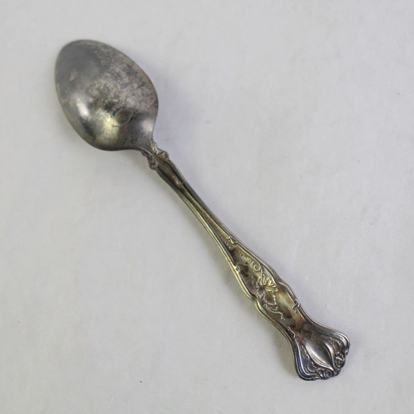 Vintage 1847 Roger Bros Vintage Pattern Triple Silver Plate Teaspoon