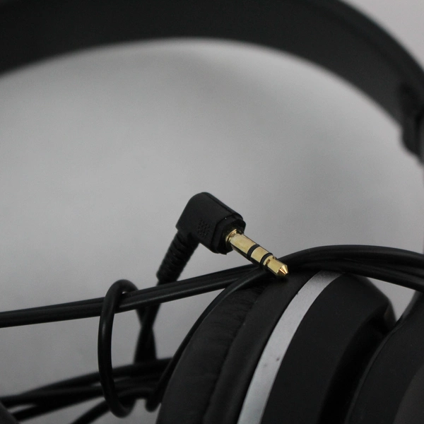 iLive Black Wired Headphones with Adjustable Band - Untested, As-Is