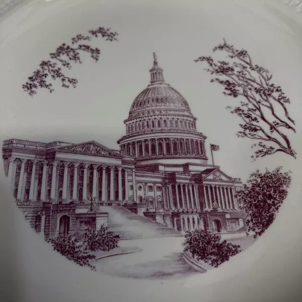 Vintage Wedgwood Capitol Washington D.C. Collector Plate 10.25" White