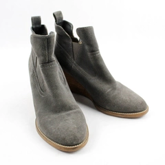 Blondo Irving Women's Waterproof Cut-Out Wedge Bootie Gray Suede Size 8