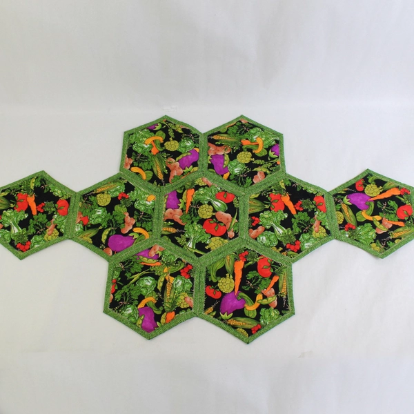 Handmade Cloth Kitchen Table Runner With 7 Cloth Coasters Chili Peppers