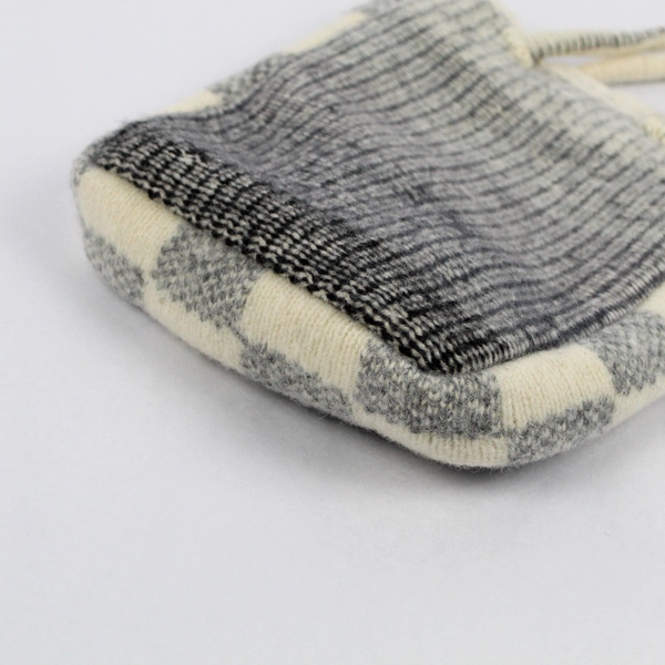 NWT Jane Fearn Artisan Gray and White Knit Handbag