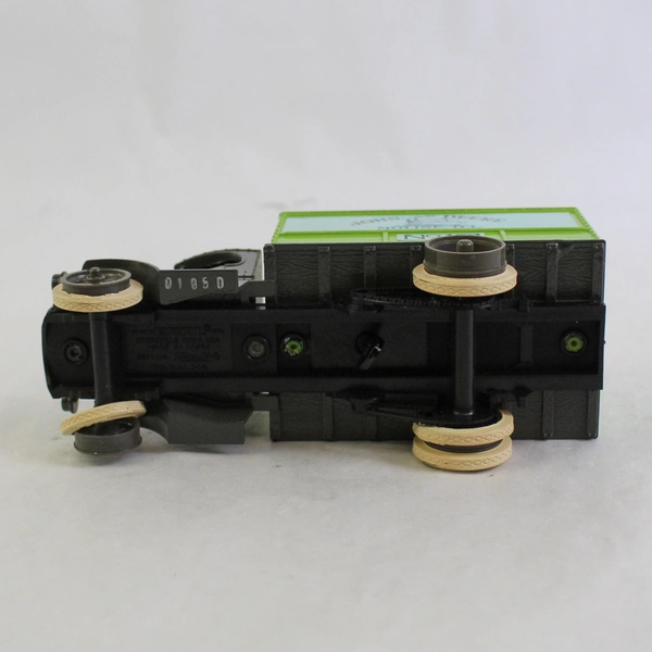 Ertl John Deere Replica 1926 Mack Bulldog Die Cast Delivery Truck Bank W/Key