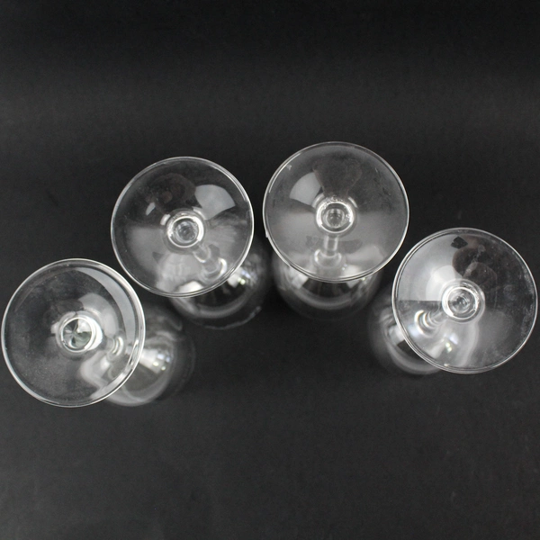 Set of 4 Various Oregon Medium Sized Glass Wine Glasses