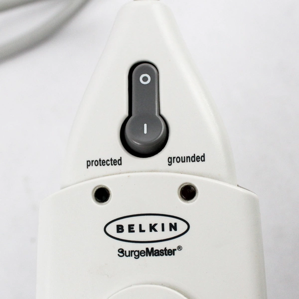 Belkin SurgeMaster Model F9H710-06 Surge Protector