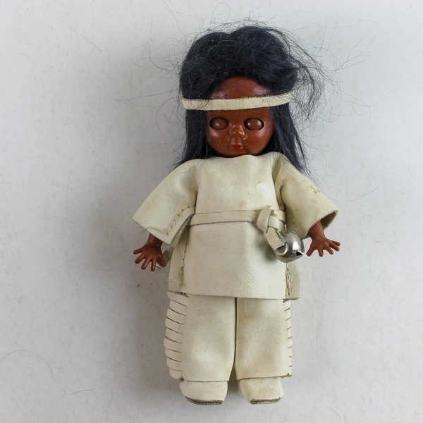 2 Vintage Native American Indian Dolls 4 and 6 Inch Souvenir Oregon