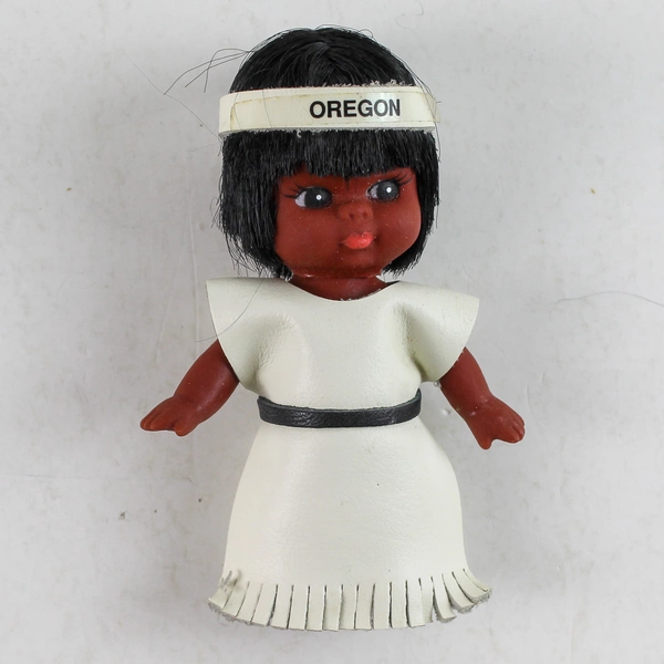 2 Vintage Native American Indian Dolls 4 and 6 Inch Souvenir Oregon