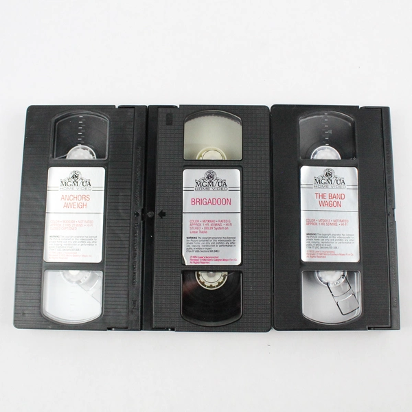 Set of 3 VHS Gene Kelly Musical Tape Bandwagon Anchors Aweigh Brigadoon