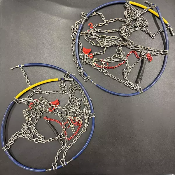 Les Schwab Quick Fit Diamond Pattern Tire Snow Chains 13"-16" Rims Used