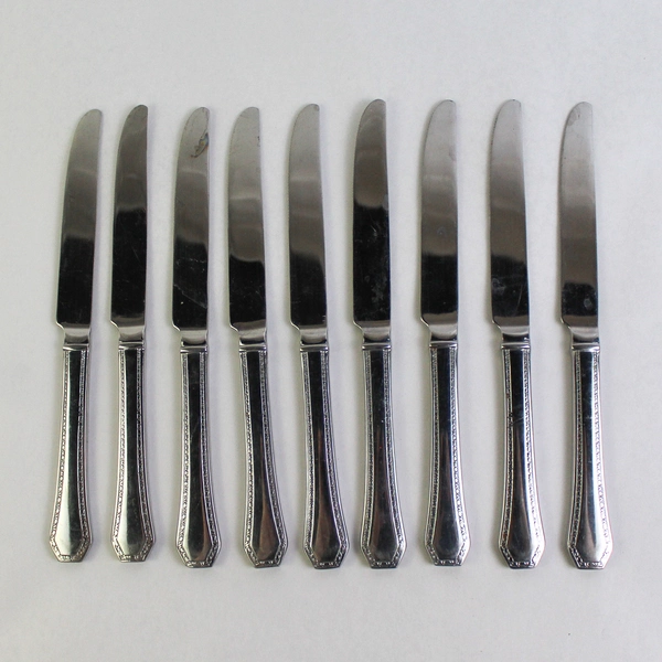 Lot of 9 Reed & Barton New French Solid Knife Copley Dot Dash Stainless Steel