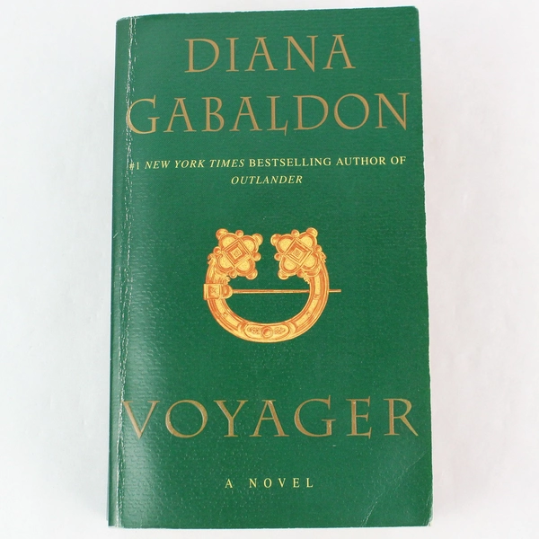 Diana Gabaldon Voyager Book 3 2002 Dell Paperback - Good Condition