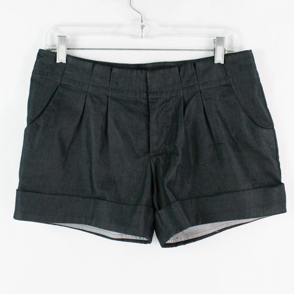 Mossimo Women's Size 8 Dark Gray Stretch Pleated Shorts - Pre-Owned