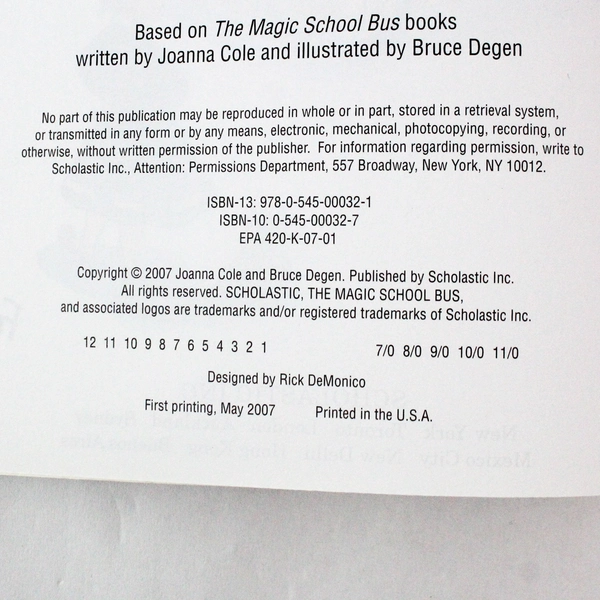 The Magic School Bus Gets Cleaned Up by Kristin Earhart 2007 PB Scholastic