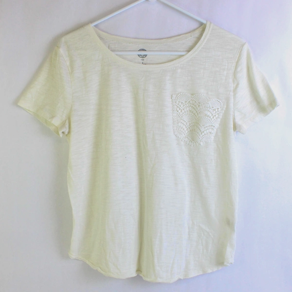 So Relaxed Fit T Shirt Top Women's Size M Beige Short Sleeves Crochet Pocket