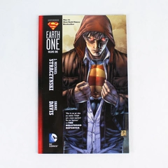 DC Comics Superman: Earth One Vol. 1 Softcover Comic Book - Good Condition