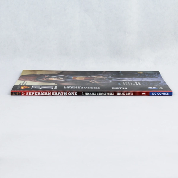 DC Comics Superman: Earth One Vol. 1 Softcover Comic Book - Good Condition