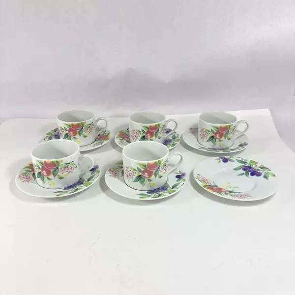 5 Le Monde Cuisine Springtime Flat Bottom Cups & 6 Saucers By International 21