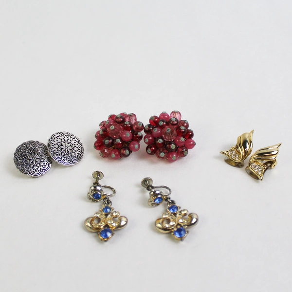 Lot of 4 Vintage Clip On Earrings