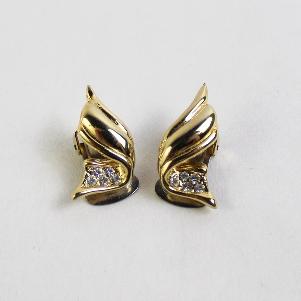 Lot of 4 Vintage Clip On Earrings