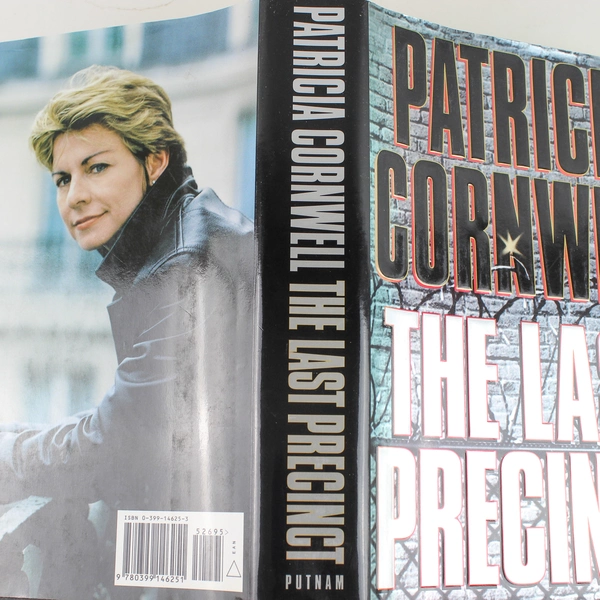 The Last Precinct by Patricia Cornwell 2000 Hardcover - Good Condition