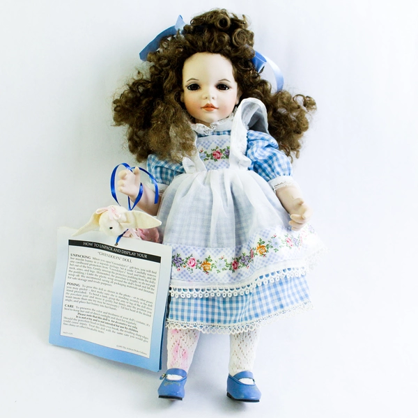 1995 Ashton Drake Gwendolyn 16 Inch Porcelain Doll with COA