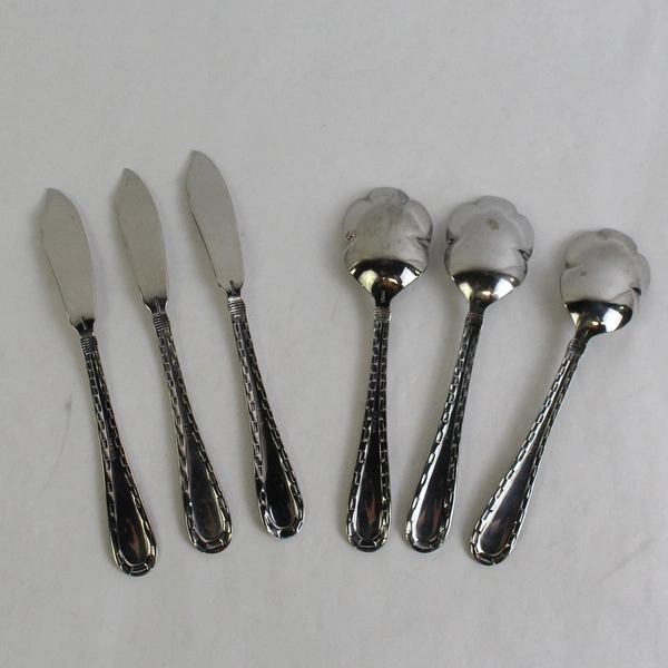 6 Piece Set Oneida Madrid 2003 Stainless Steel Sugar Spoons & Butter Knives