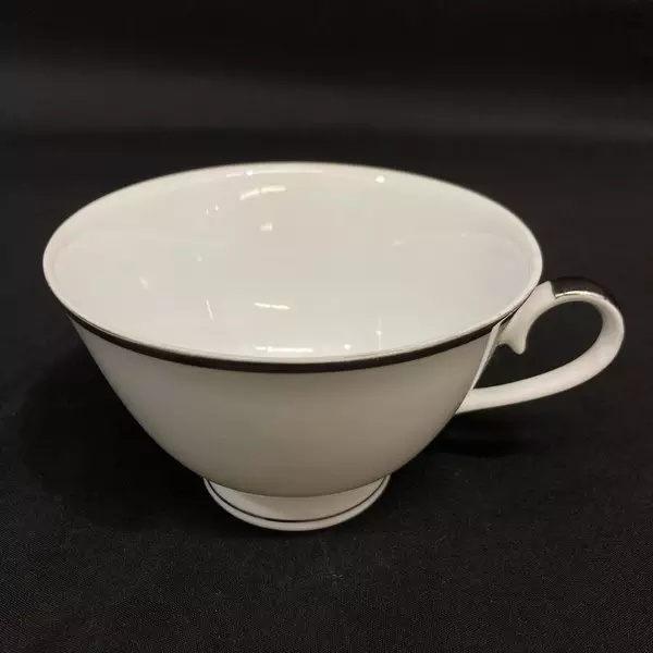 Set of 4 Royal Song Simplicity 5518 Footed Cups & Saucers Elegant Design