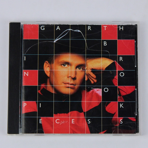 Music CD In Pieces by Garth Brooks 1993 Liberty Records