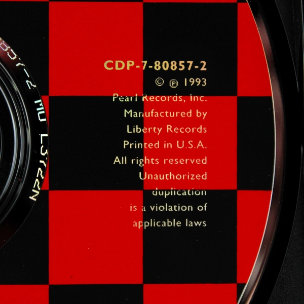 Music CD In Pieces by Garth Brooks 1993 Liberty Records