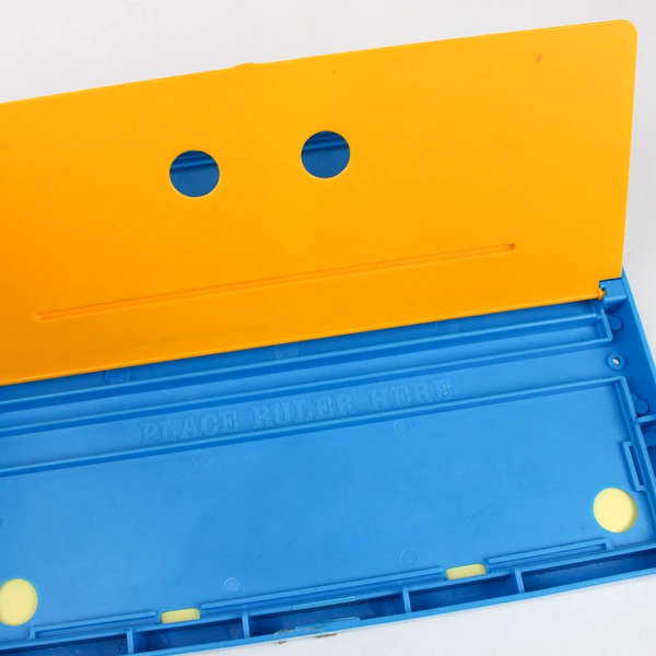 Vintage 1985 Marchon Smartest Artist Stencil Drawing Toy