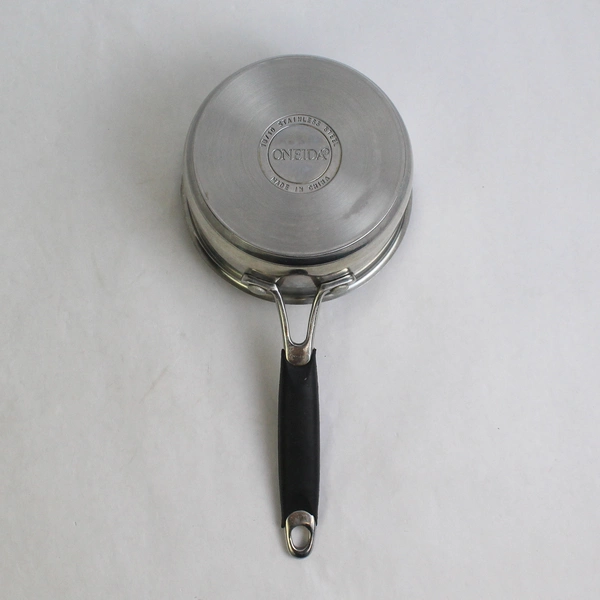 Oneida 18/10 Stainless Steel Saucepan 6" Diameter Black