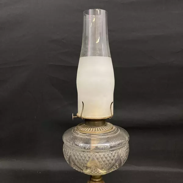 Vtg Eagle Patterned Glass And Hand Painted Ceramic Oil Lamp Yellow Pink Flowers