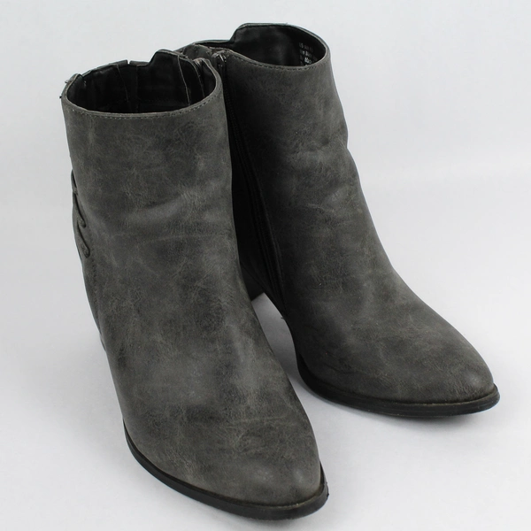 Very Volatile Los Angeles Gray Boots Women's Size 8.5 - Chic 3.25" Heel