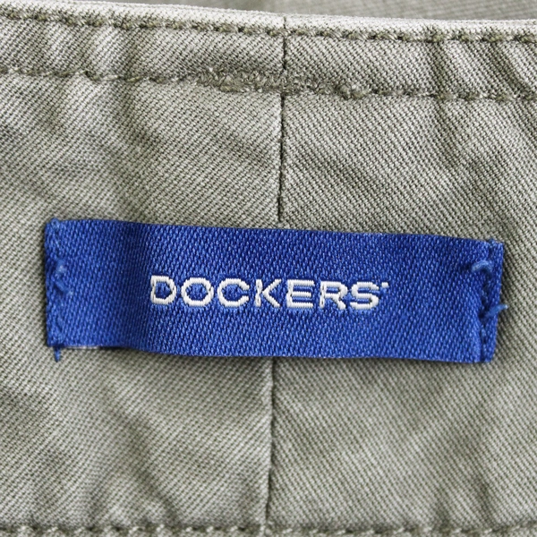 Dockers Green Capri Pants, Women's Size Medium 32" Waist