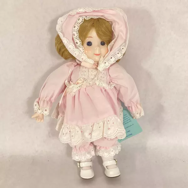 Vtg 1983 Dynasty Doll Collection Kara Jane Bisque Porcelain And Cloth Doll 11.5"