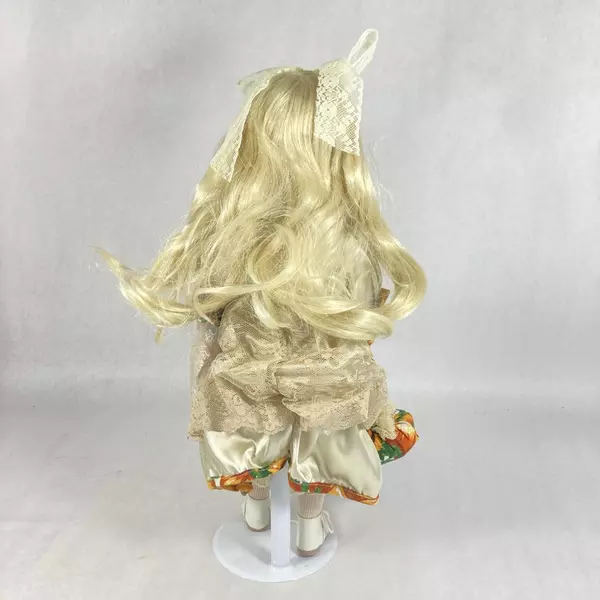 1999 Kinnex Victorian Porcelain Doll 15" Open Box Collectible