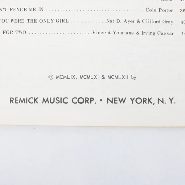 Sing Along with Mitch and Thomas - 1952 Songbook  (Vocal and Organ Arrangement)