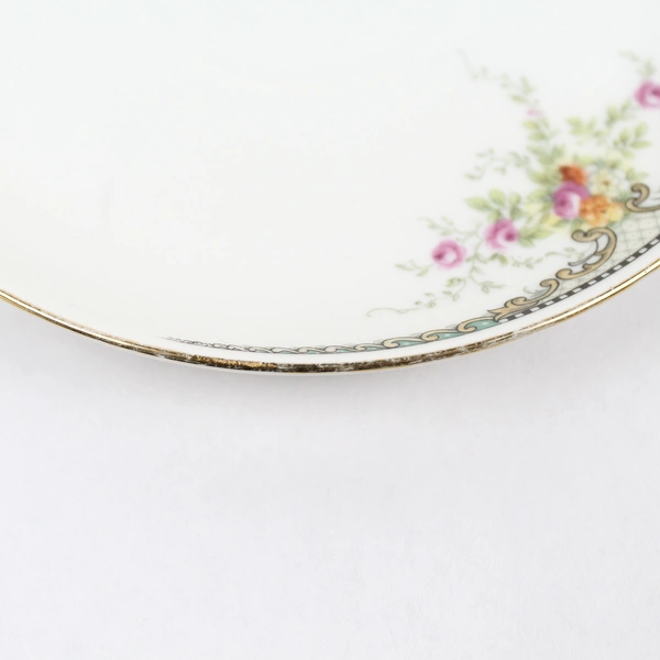 Lot of 4 Hutschenreuther Cups And 5 Saucers White With Pink Flowers Bavaria