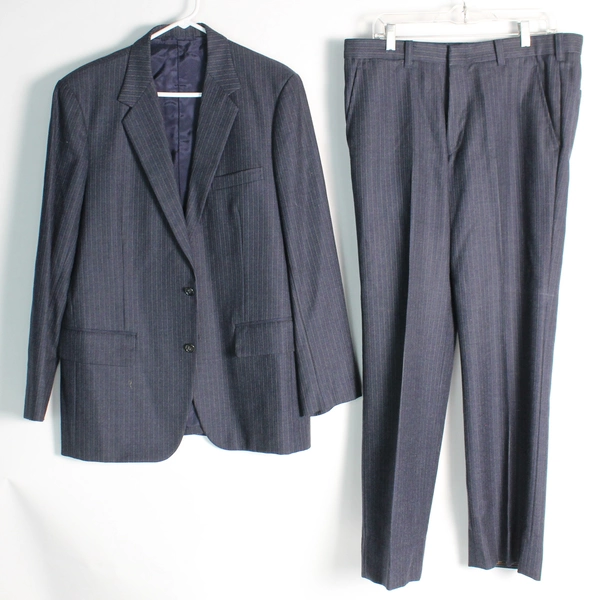 Modesto Men's Dark Blue Blazer & Pants Set Size Small - Pre-Owned, Hole