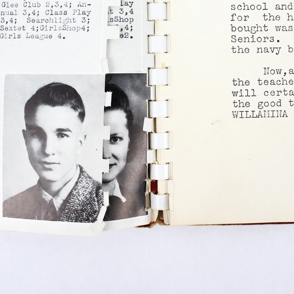 Vintage Willamina Union High School 1942 La Revue Yearbook Soft Cover 