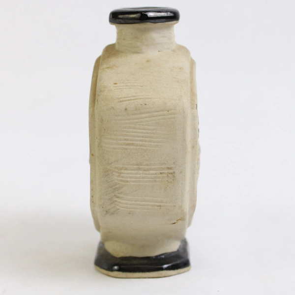 Vintage Takahashi Stoneware Embossed Snail Bud Vase A592 Japan 3.75 Inch