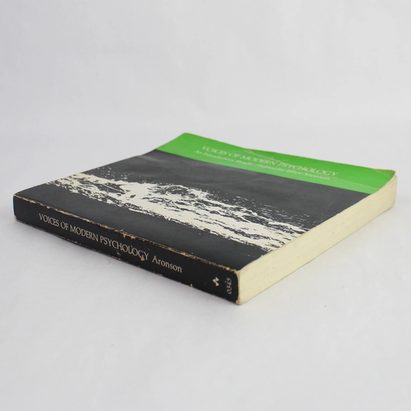 Voices of Modern Psychology by Elliot Aronson 1969 Paperback - Pre-Owned